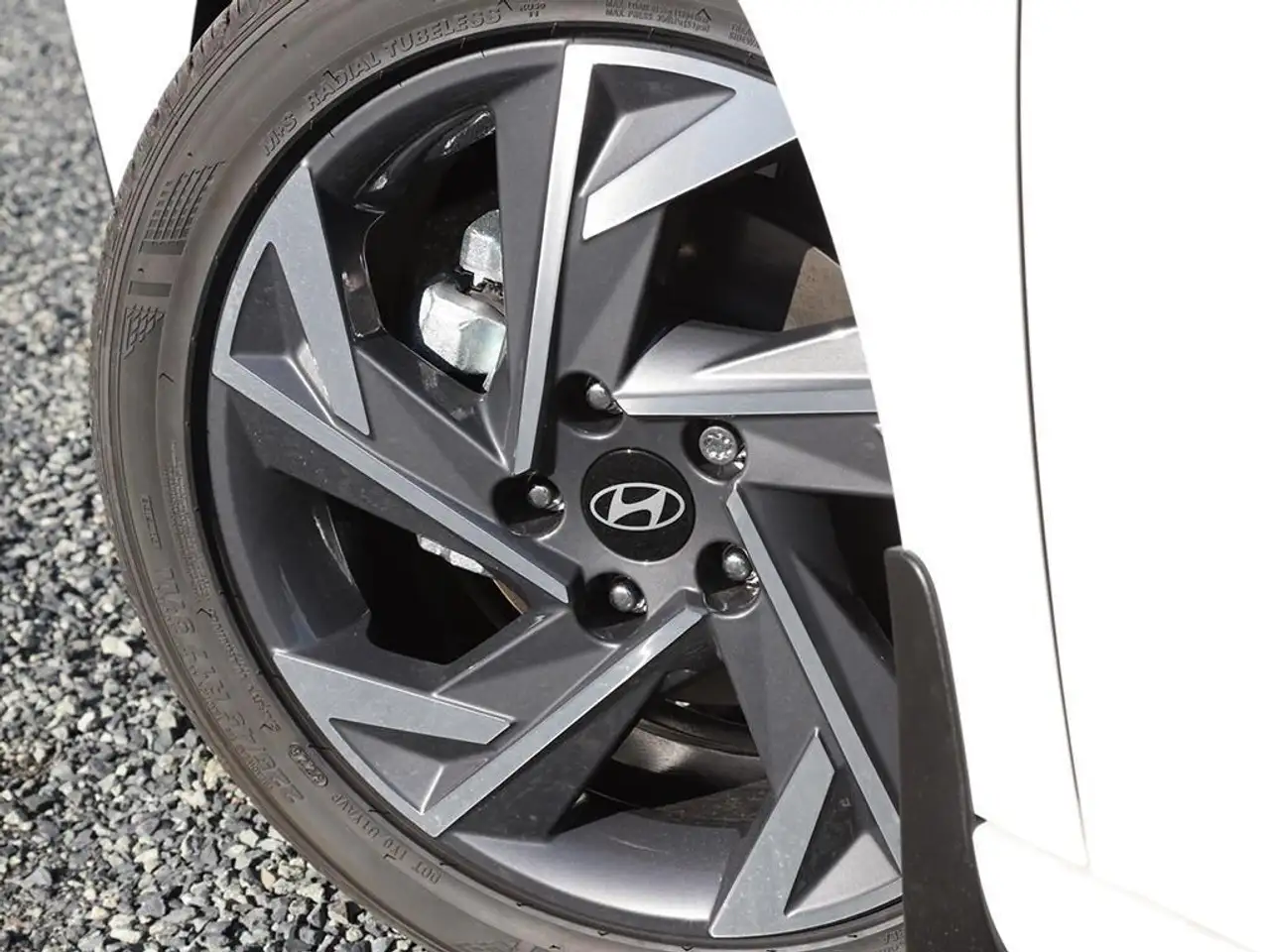 Hyundai ELANTRA снимка Hyundai ELANTRA
