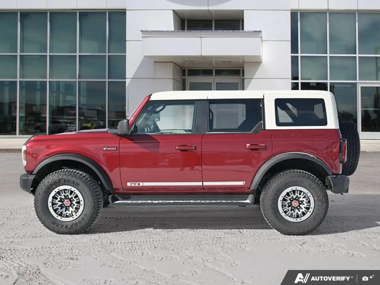 Ford Bronco photo Ford Bronco