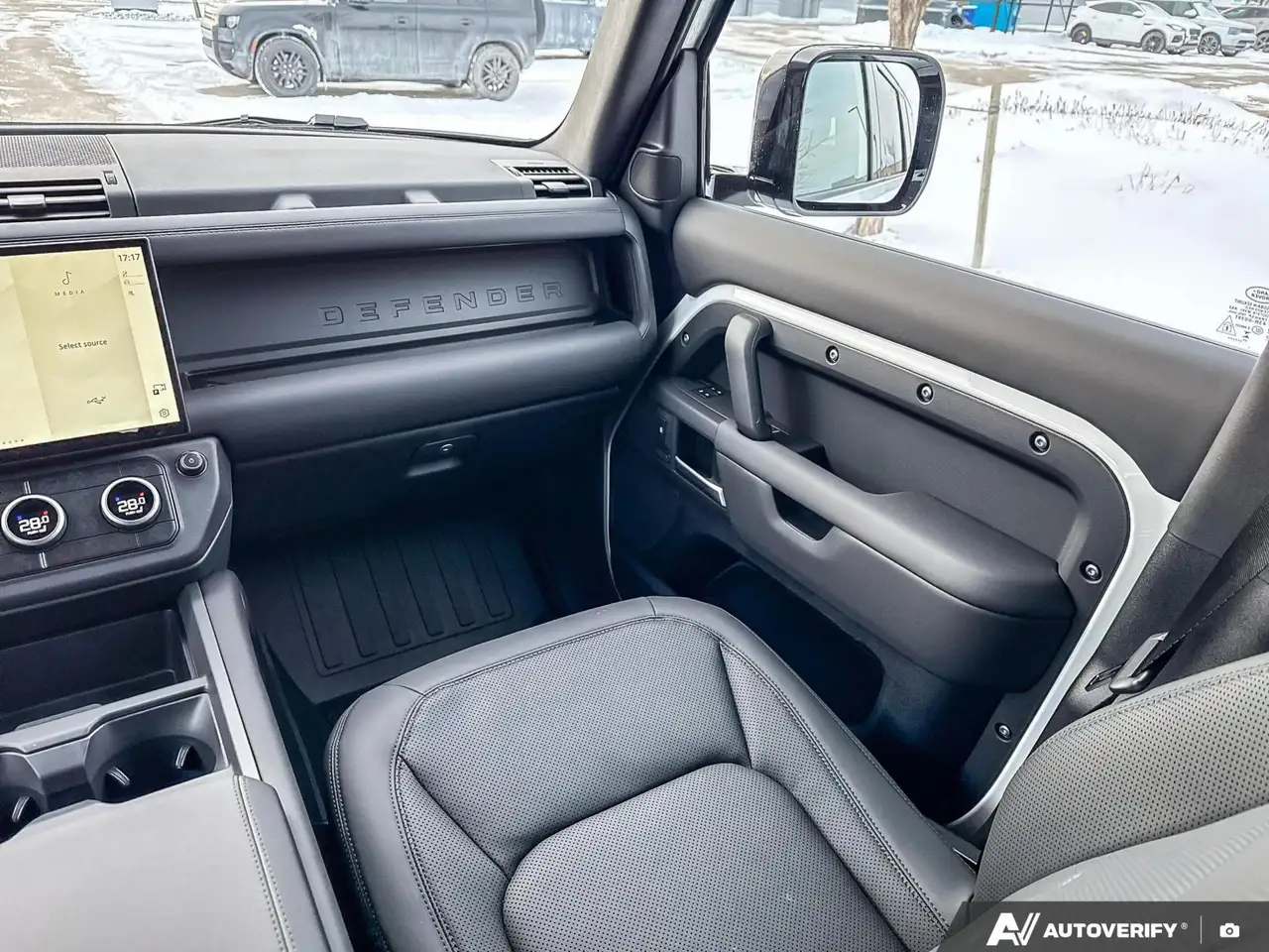 Land Rover Defender снимка Land Rover Defender