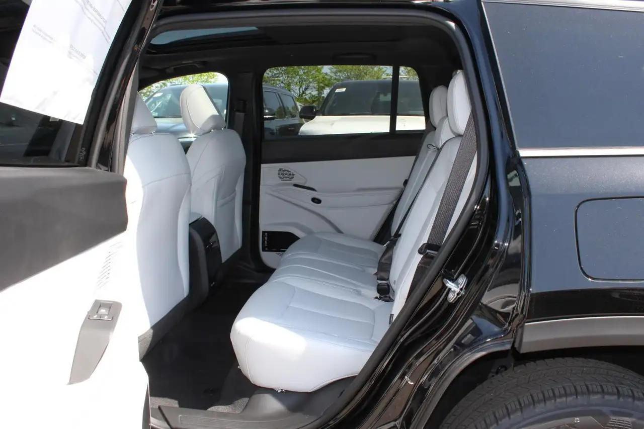 Jeep Cherokee photo Jeep Cherokee
