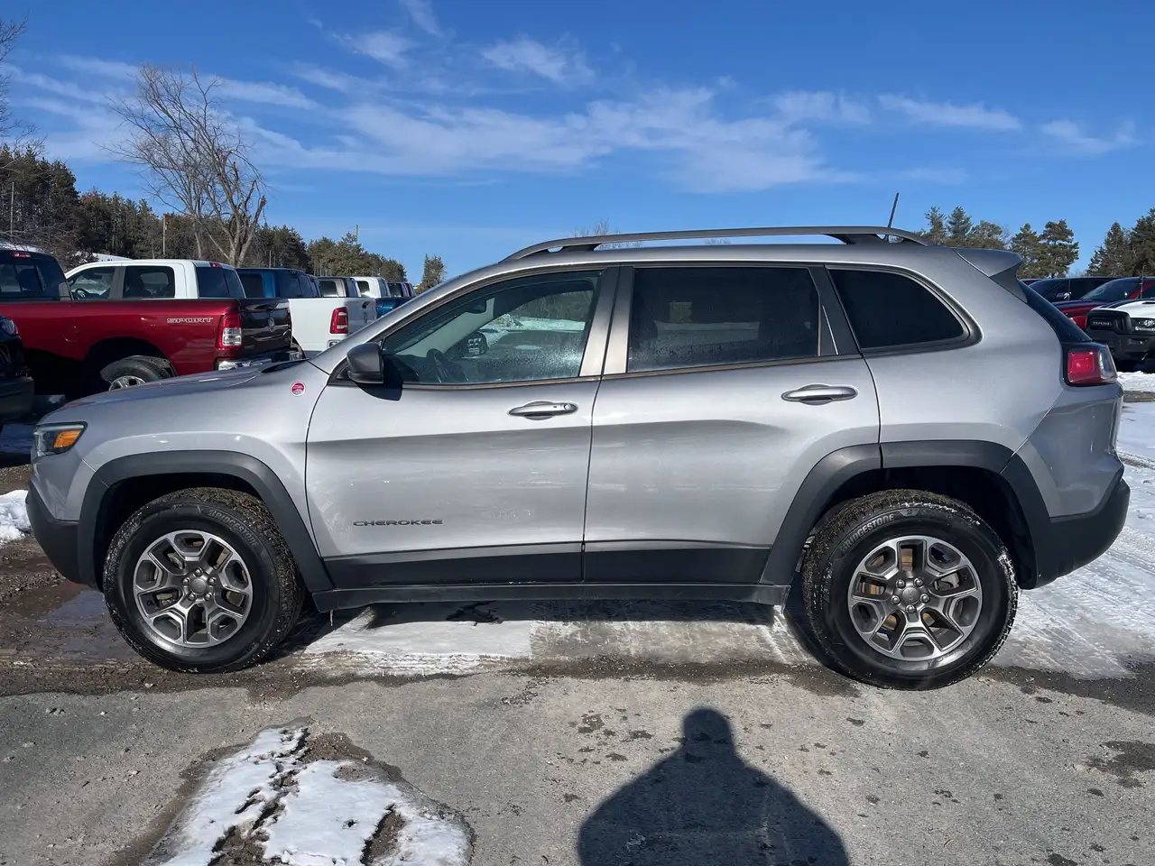 Jeep Cherokee снимка Jeep Cherokee