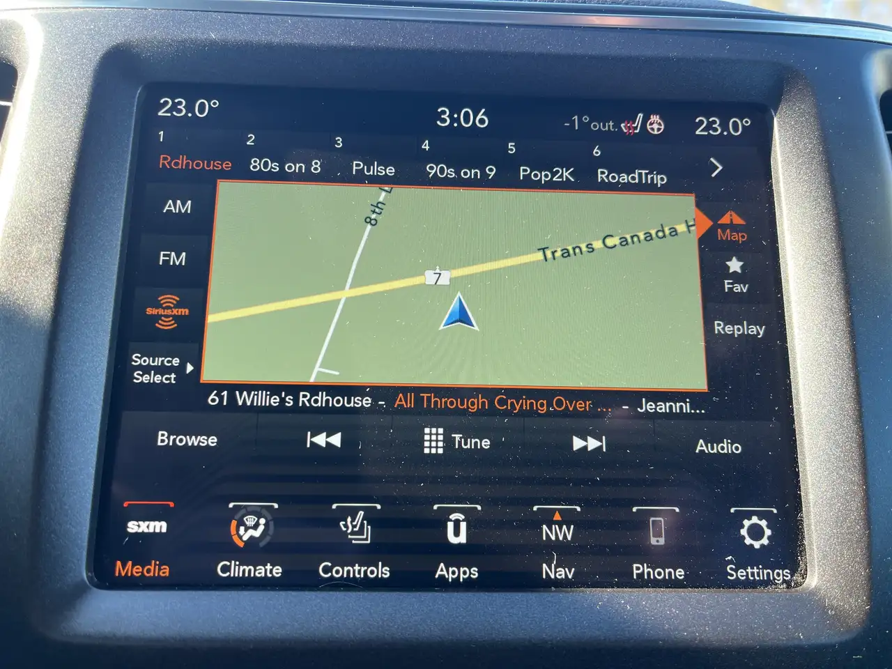 Jeep Cherokee снимка Jeep Cherokee