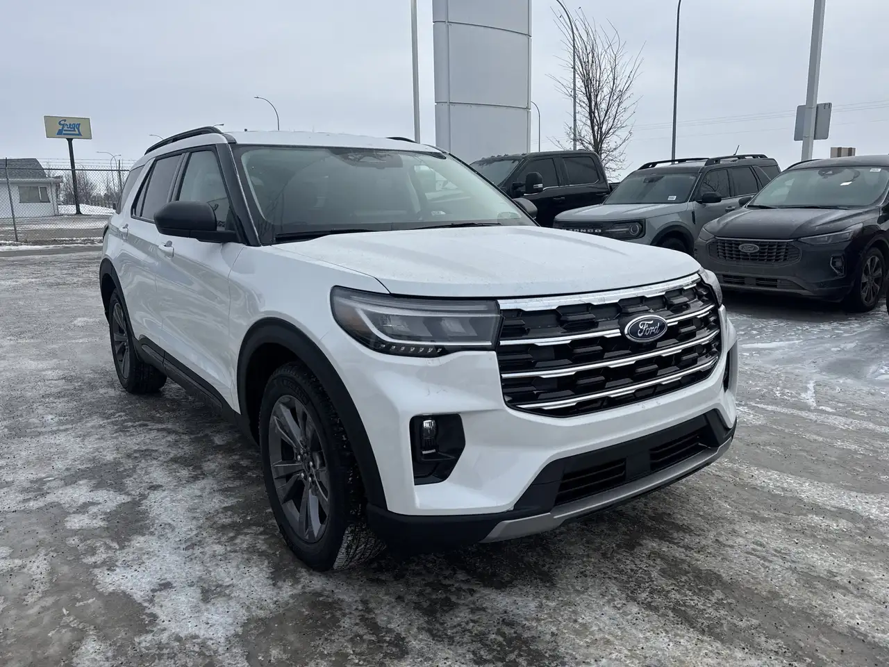 Ford Explorer снимка Ford Explorer