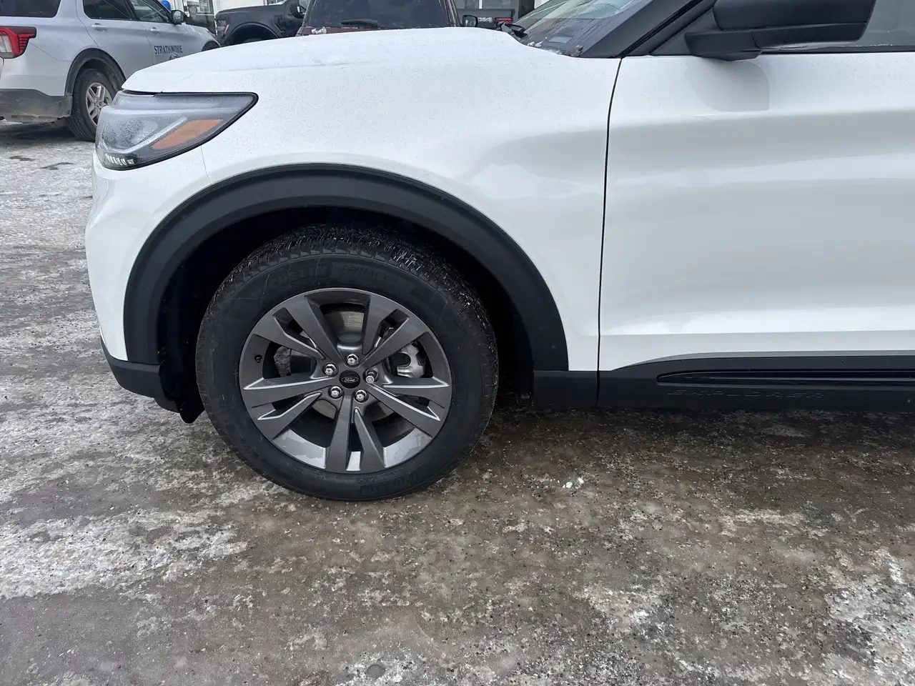Ford Explorer снимка Ford Explorer