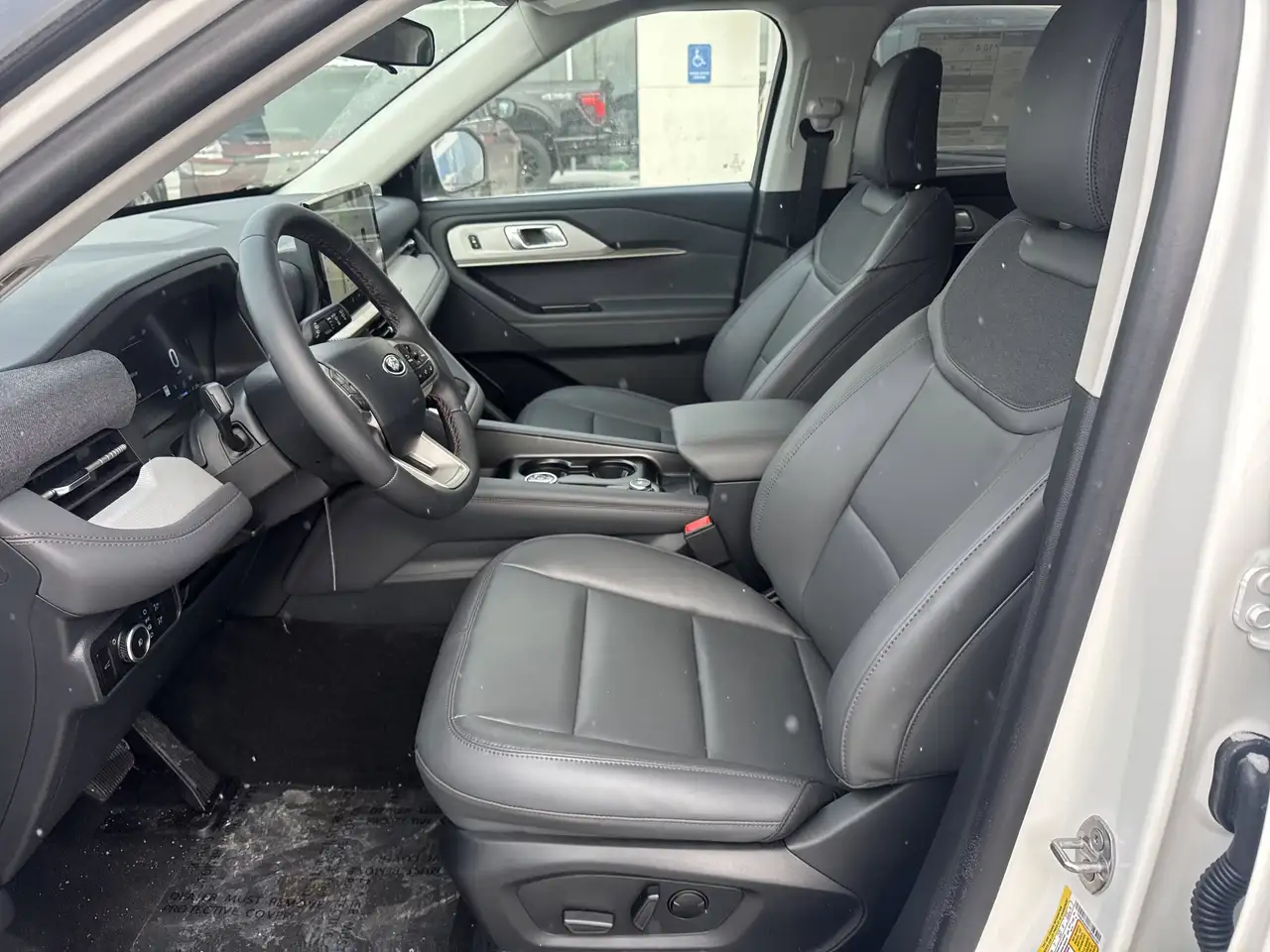 Ford Explorer снимка Ford Explorer