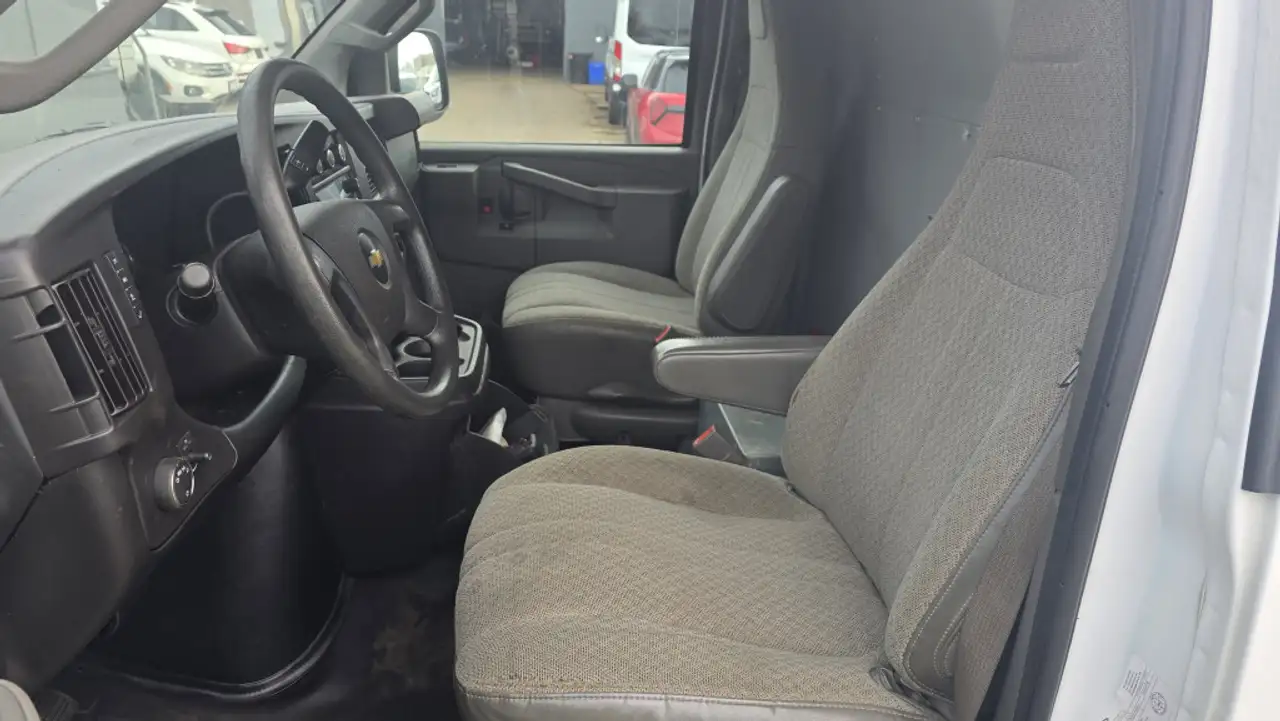Chevrolet Express photo Chevrolet Express