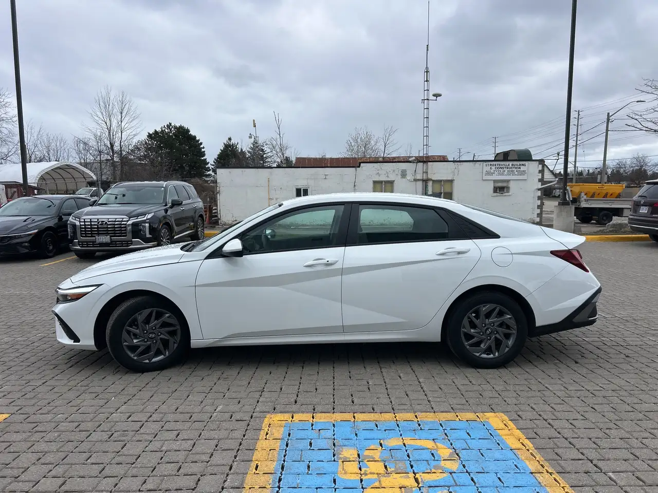 Hyundai ELANTRA снимка Hyundai ELANTRA