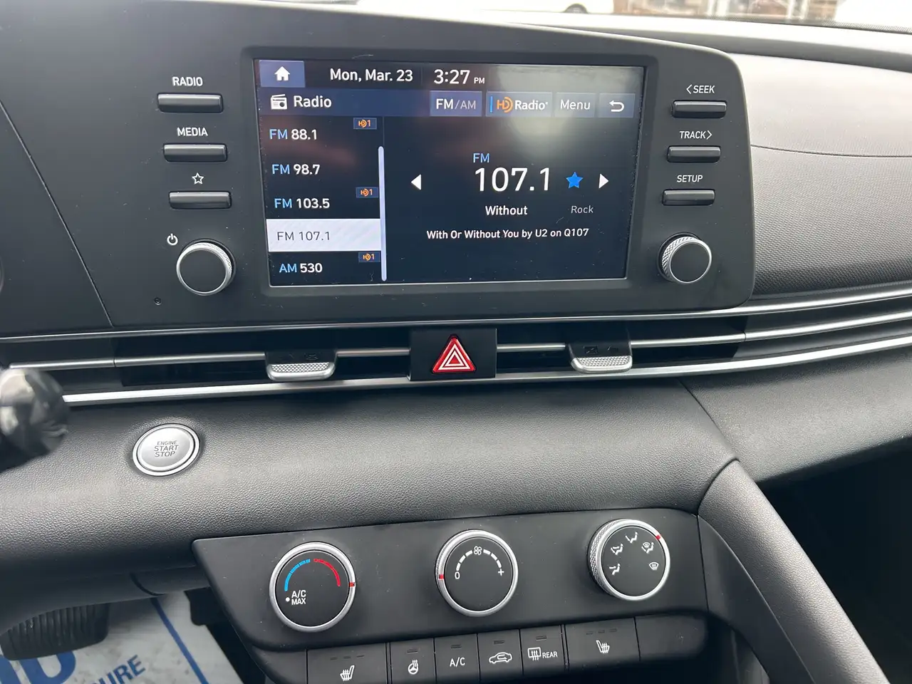 Hyundai ELANTRA снимка Hyundai ELANTRA