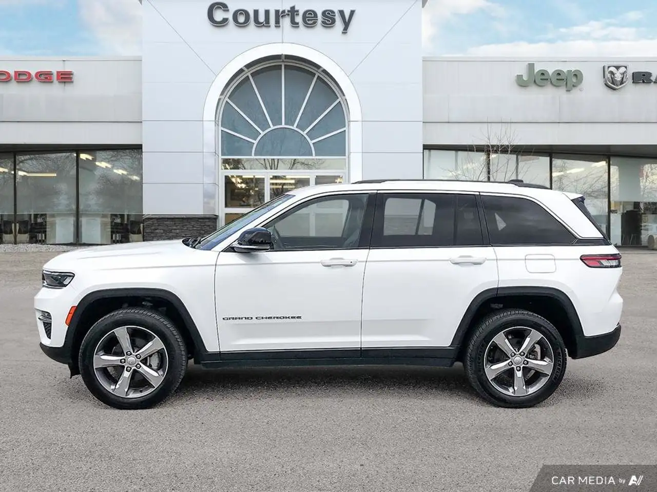 Jeep Grand Cherokee снимка Jeep Grand Cherokee