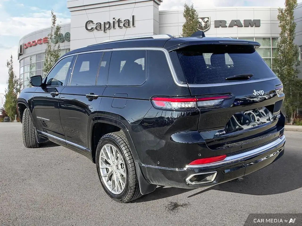 Jeep Grand Cherokee photo Jeep Grand Cherokee