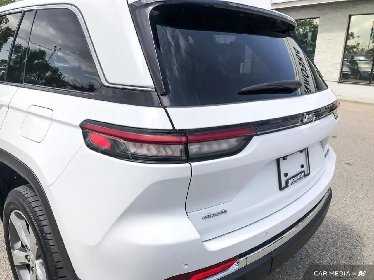Jeep Grand Cherokee снимка Jeep Grand Cherokee