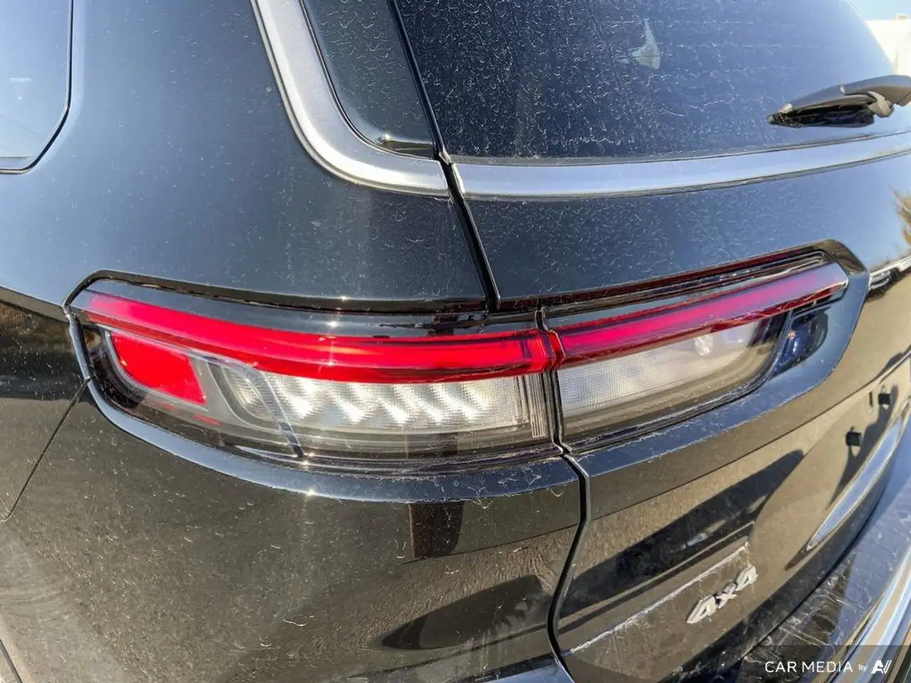 Jeep Grand Cherokee photo Jeep Grand Cherokee