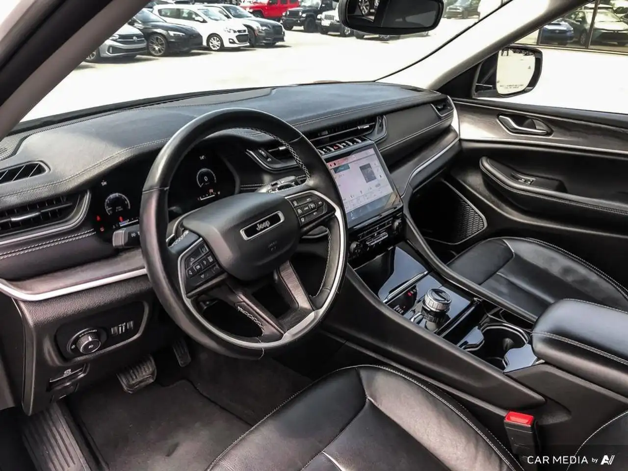 Jeep Grand Cherokee снимка Jeep Grand Cherokee