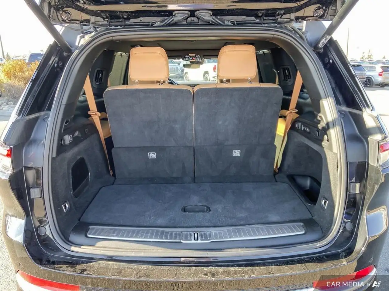 Jeep Grand Cherokee photo Jeep Grand Cherokee