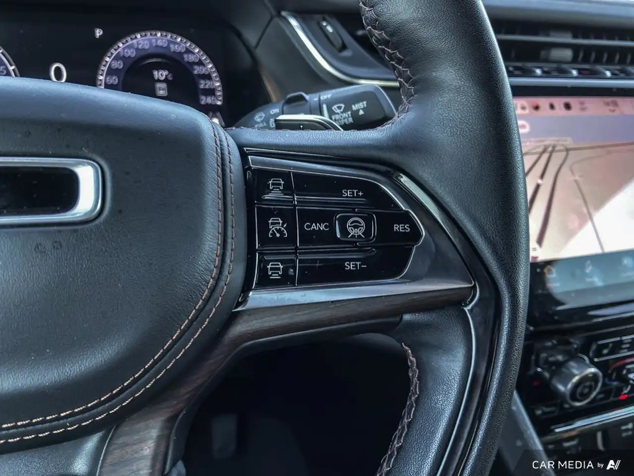 Jeep Grand Cherokee photo Jeep Grand Cherokee