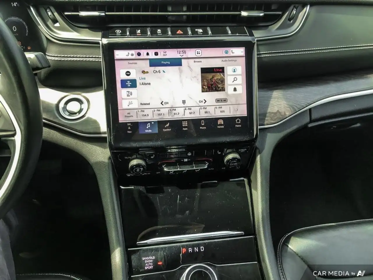 Jeep Grand Cherokee снимка Jeep Grand Cherokee