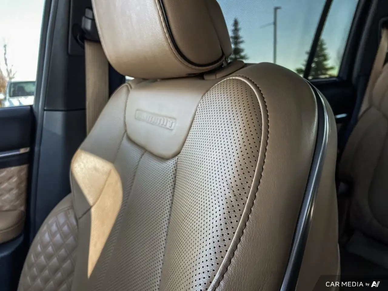 Jeep Grand Cherokee photo Jeep Grand Cherokee
