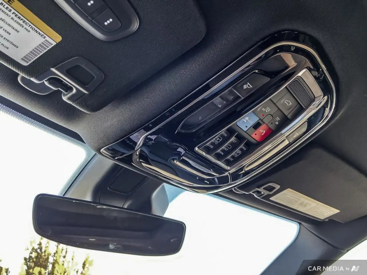 Jeep Grand Cherokee photo Jeep Grand Cherokee