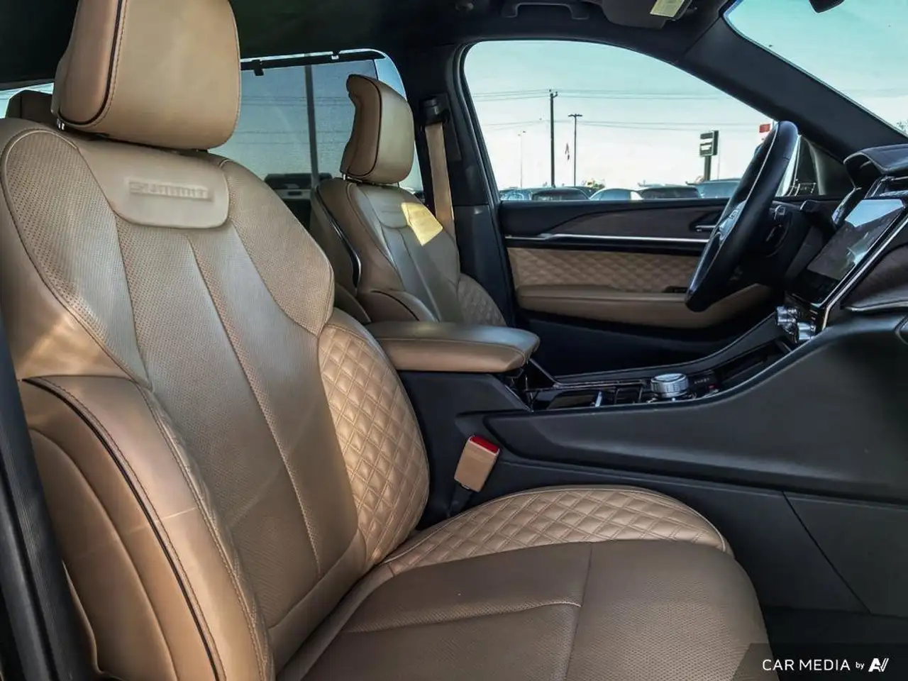 Jeep Grand Cherokee photo Jeep Grand Cherokee