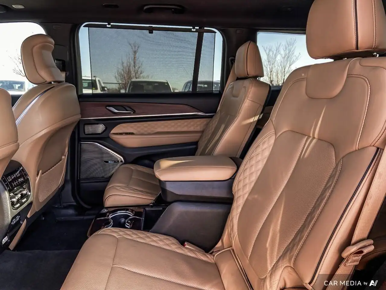 Jeep Grand Cherokee photo Jeep Grand Cherokee