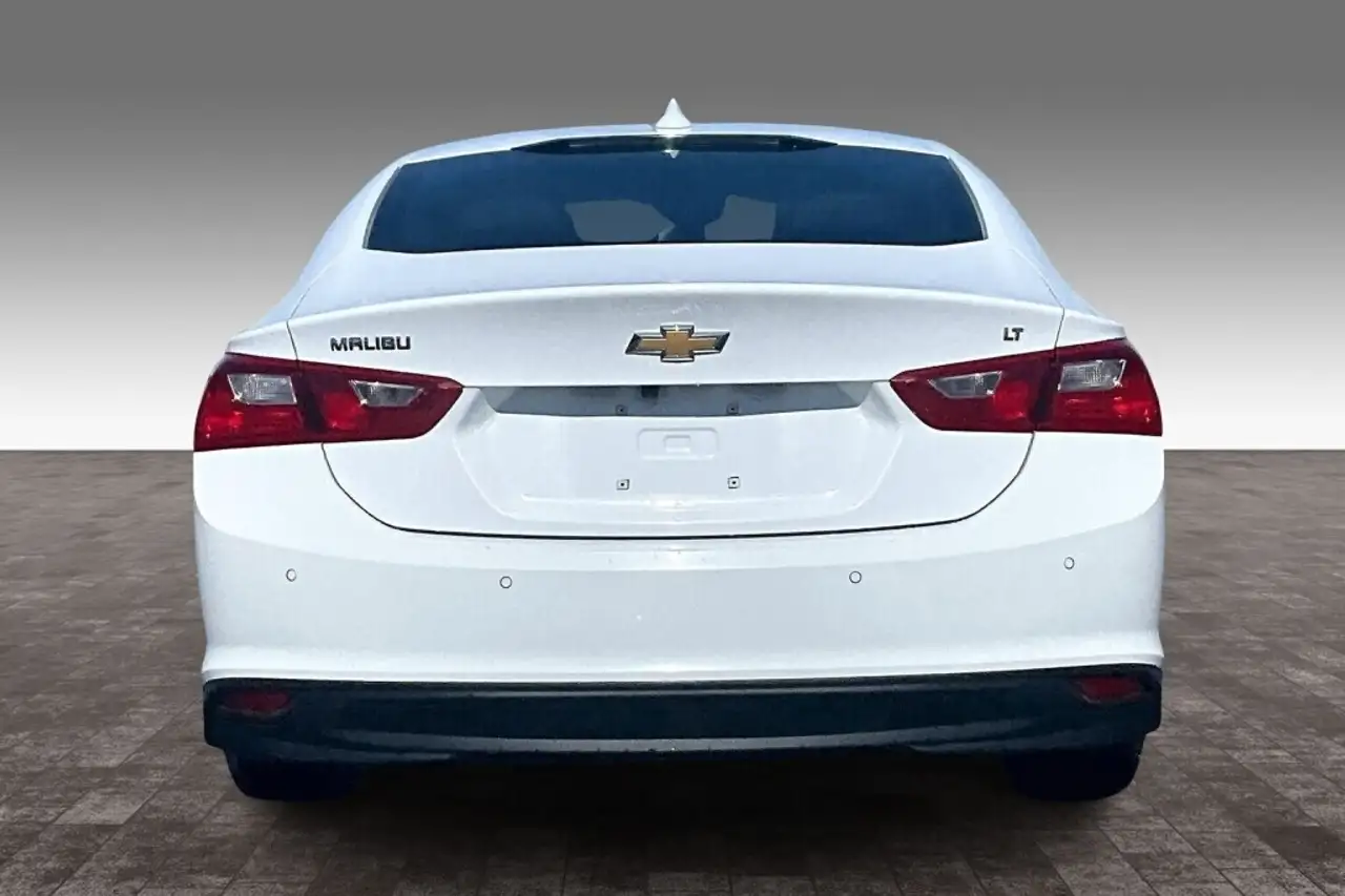 Chevrolet Malibu снимка Chevrolet Malibu