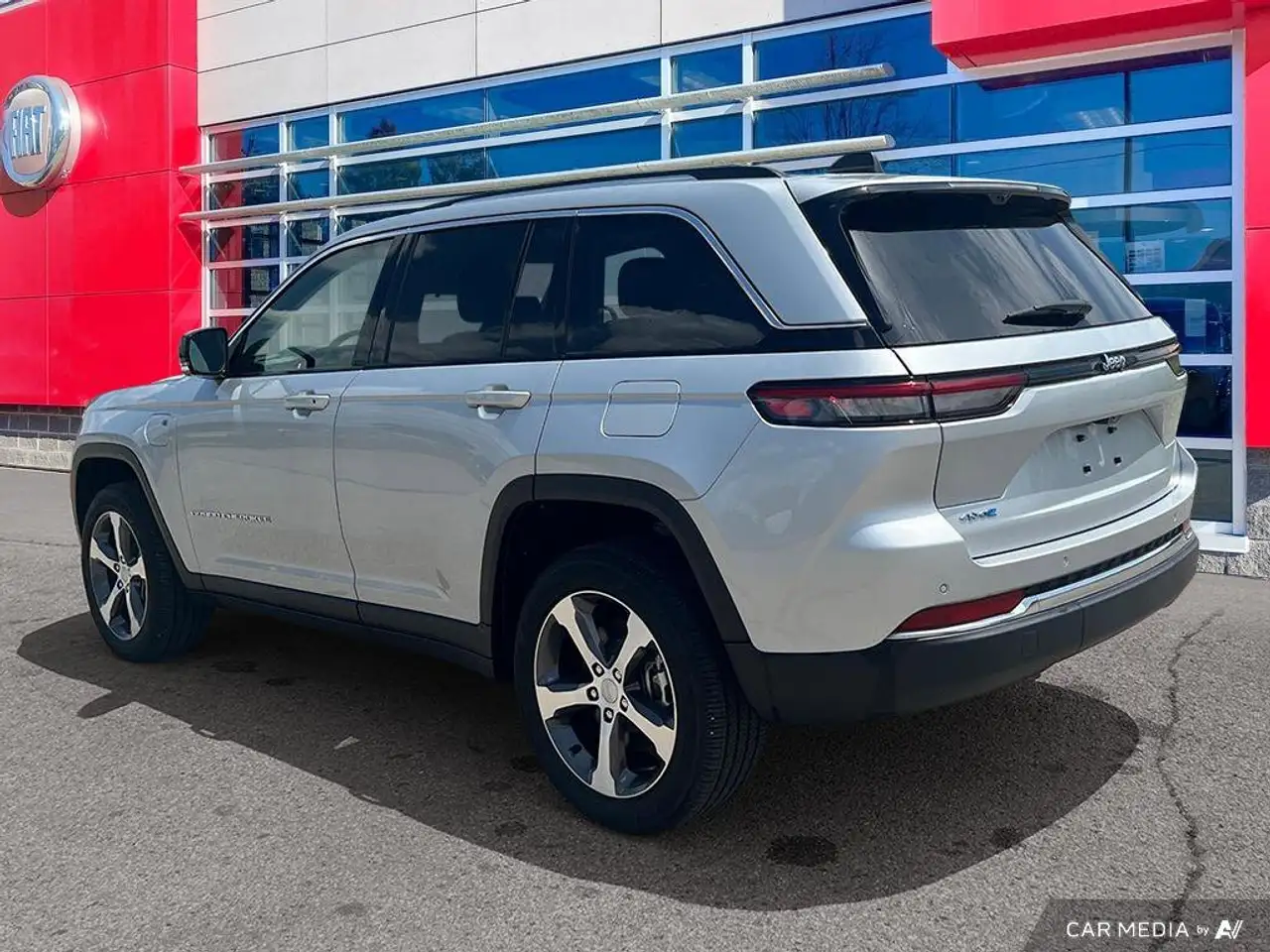Jeep Grand Cherokee снимка Jeep Grand Cherokee