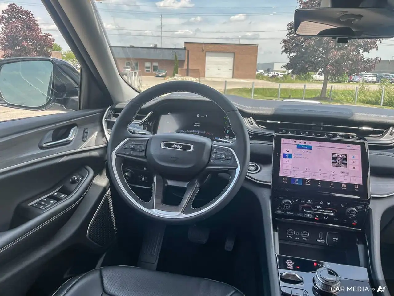 Jeep Grand Cherokee снимка Jeep Grand Cherokee