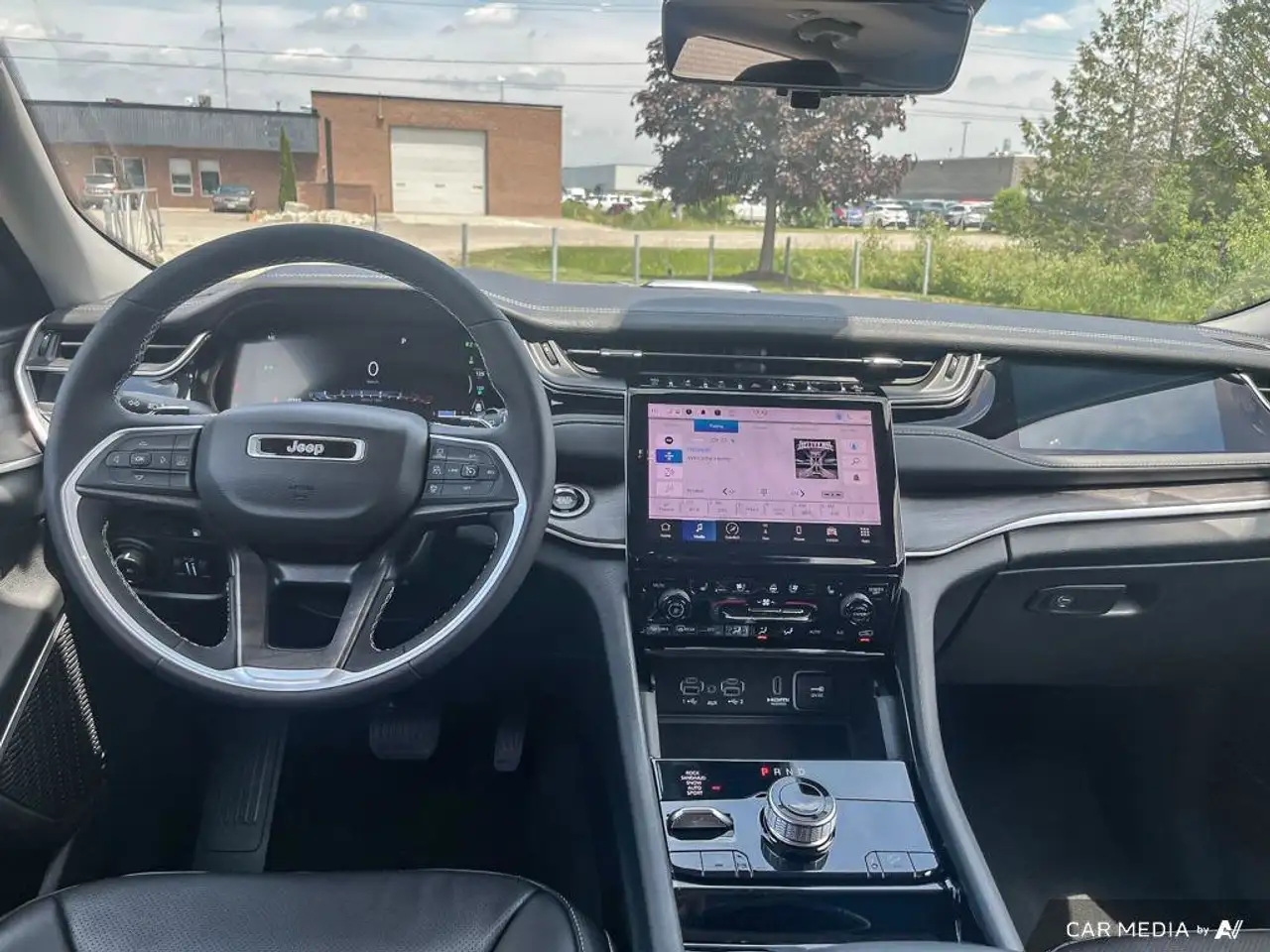 Jeep Grand Cherokee снимка Jeep Grand Cherokee