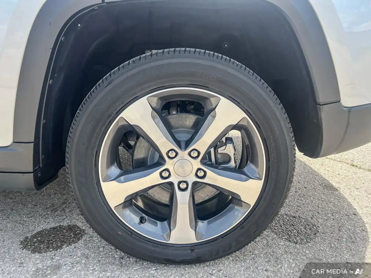 Jeep Grand Cherokee снимка Jeep Grand Cherokee