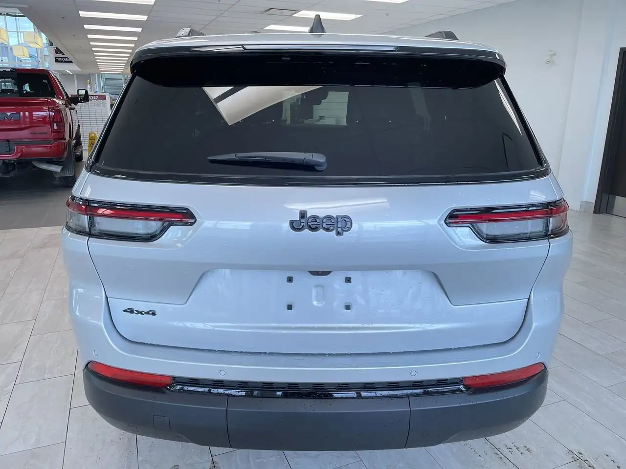 Jeep Grand Cherokee снимка Jeep Grand Cherokee