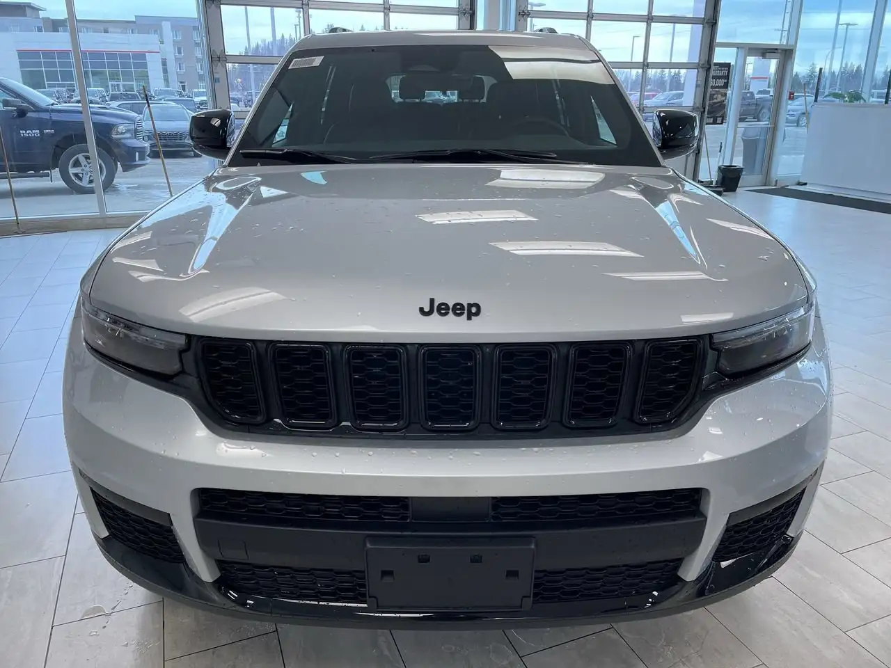 Jeep Grand Cherokee снимка Jeep Grand Cherokee