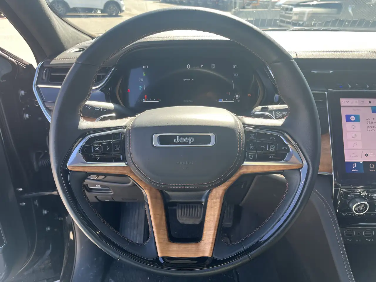 Jeep Grand Cherokee снимка Jeep Grand Cherokee