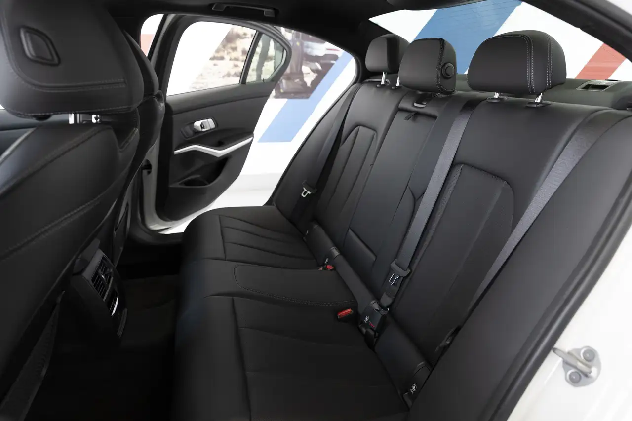 BMW 3 Series photo BMW 3 Series