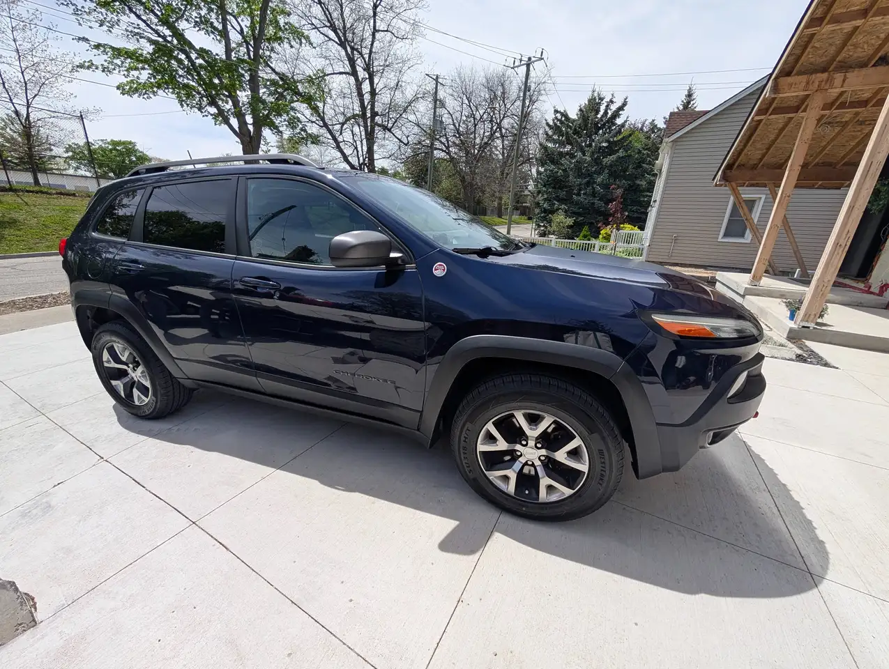 Jeep Cherokee снимка Jeep Cherokee