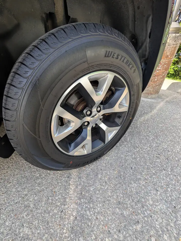 Jeep Cherokee снимка Jeep Cherokee