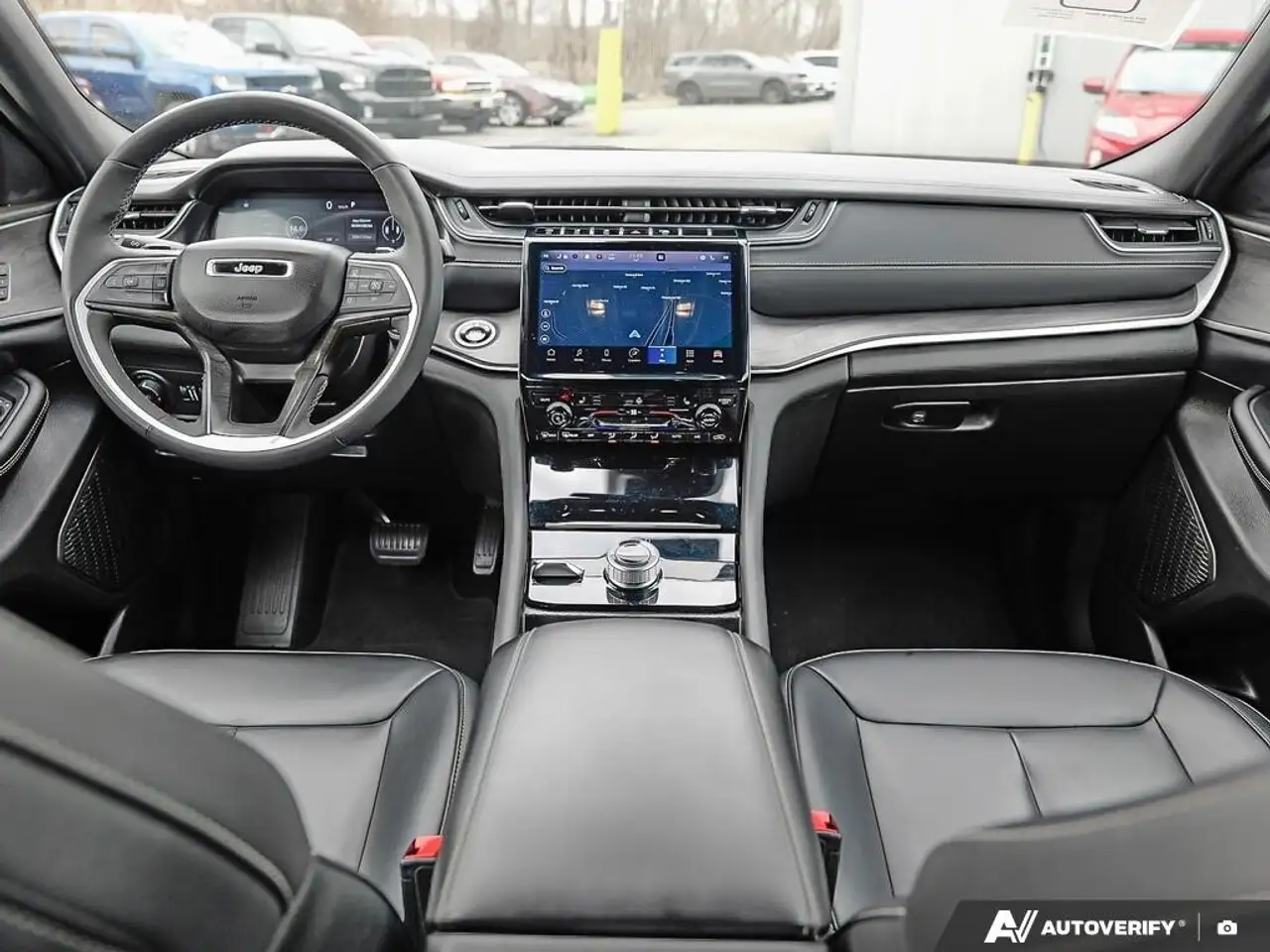 Jeep Grand Cherokee снимка Jeep Grand Cherokee