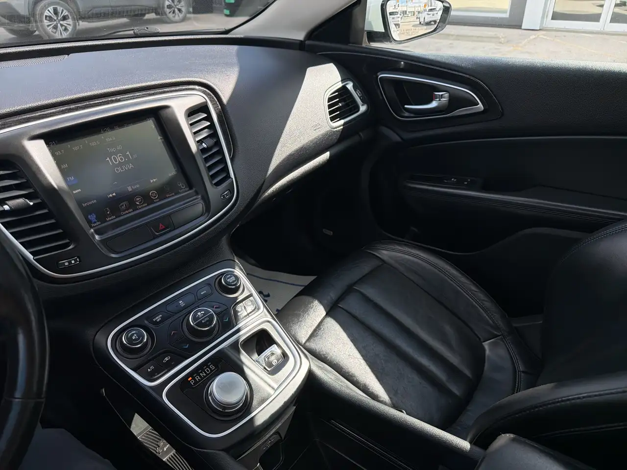 Chrysler 200 photo Chrysler 200