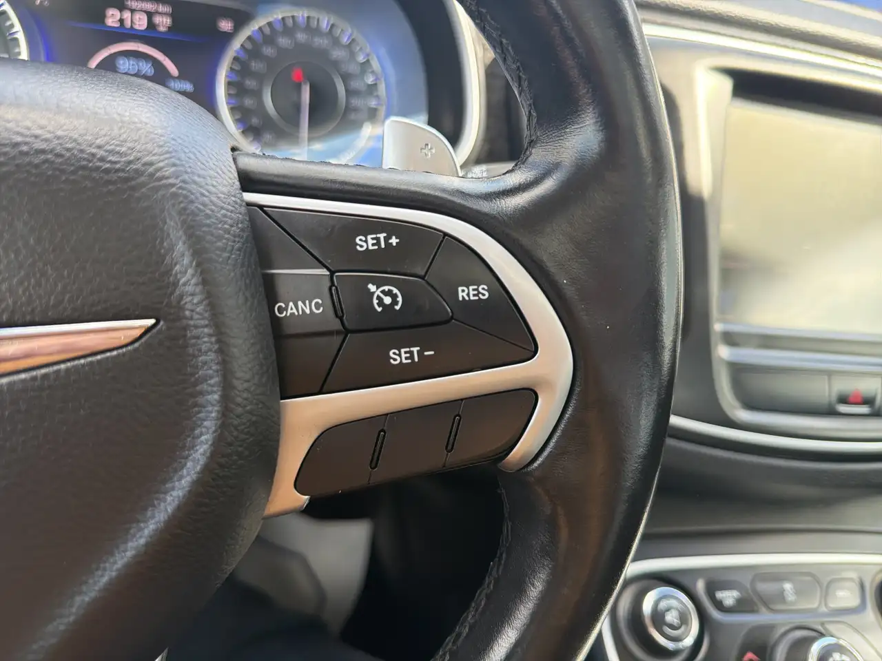 Chrysler 200 photo Chrysler 200