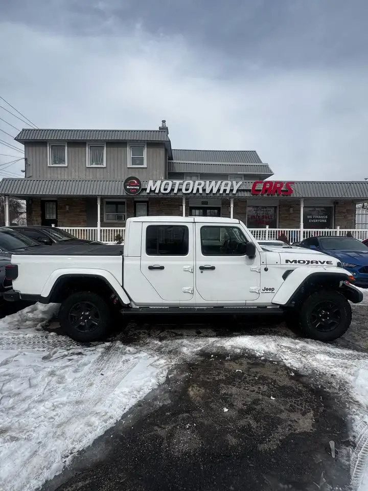 Jeep Gladiator снимка Jeep Gladiator