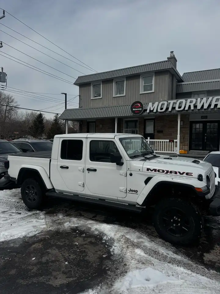 Jeep Gladiator снимка Jeep Gladiator