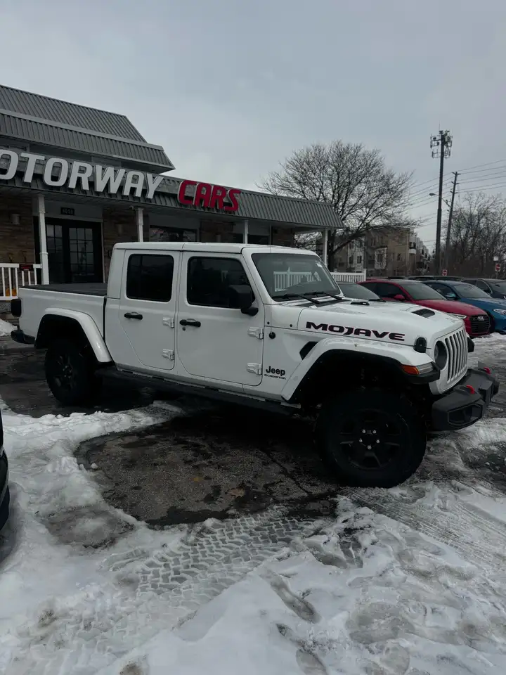 Jeep Gladiator снимка Jeep Gladiator
