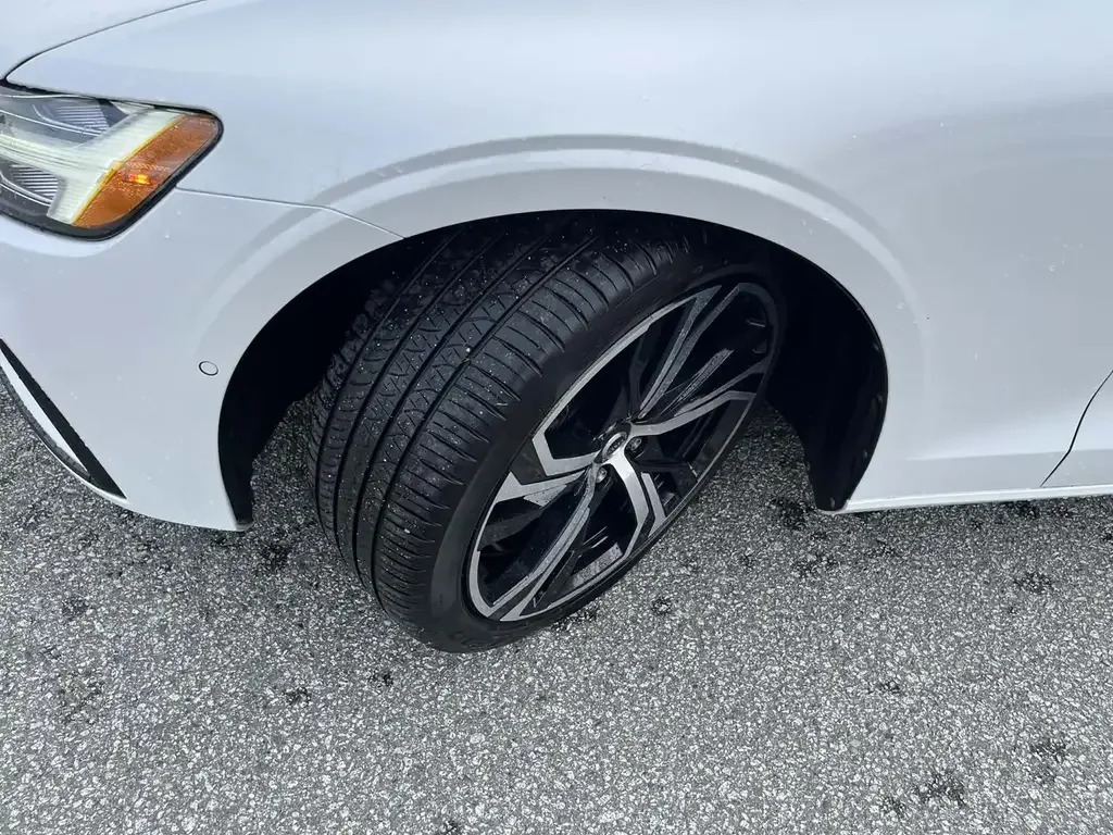Volvo V60 снимка Volvo V60