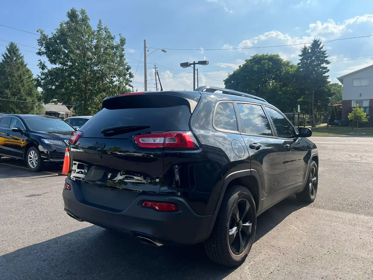 Jeep Cherokee снимка Jeep Cherokee