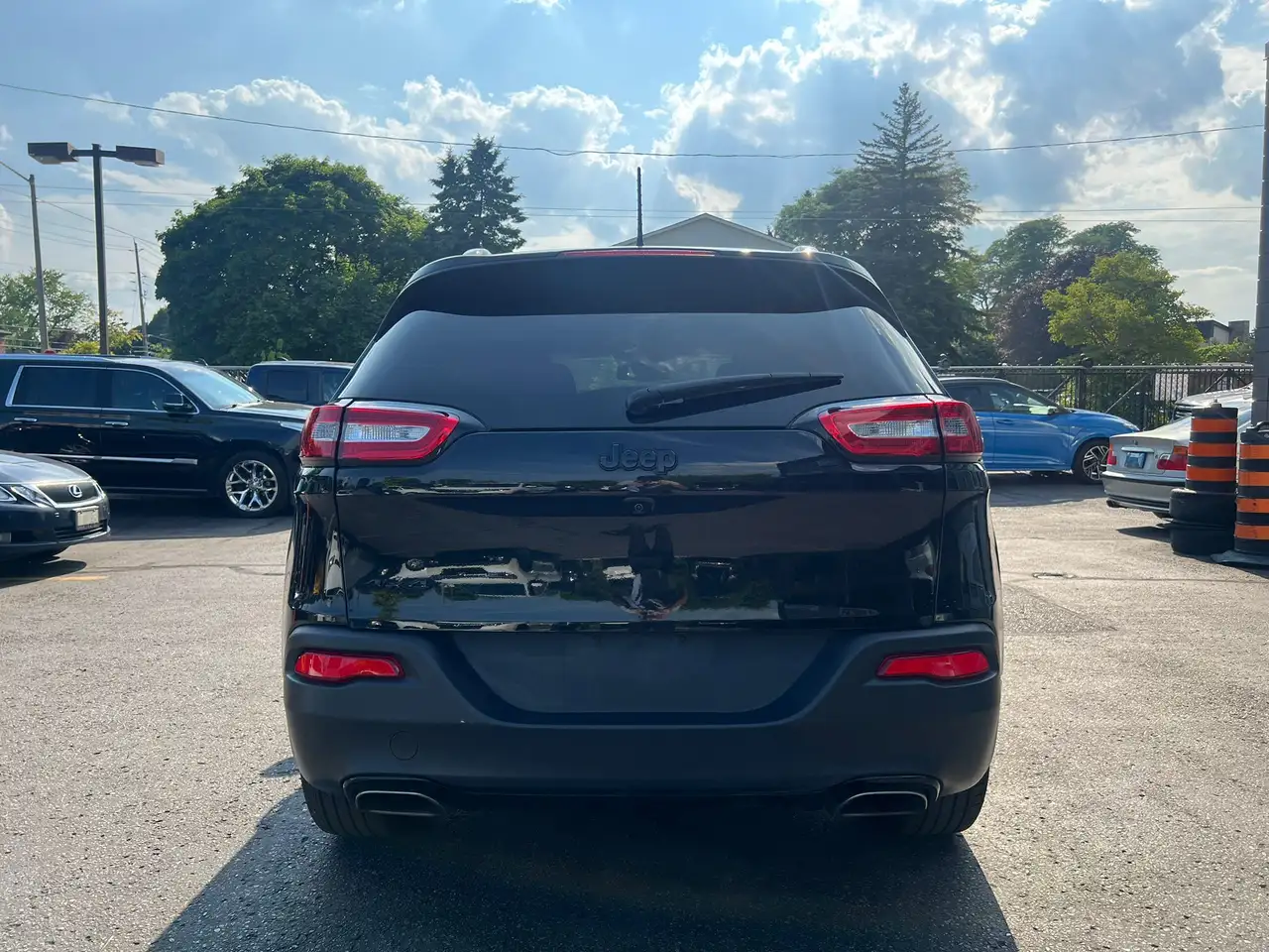 Jeep Cherokee снимка Jeep Cherokee