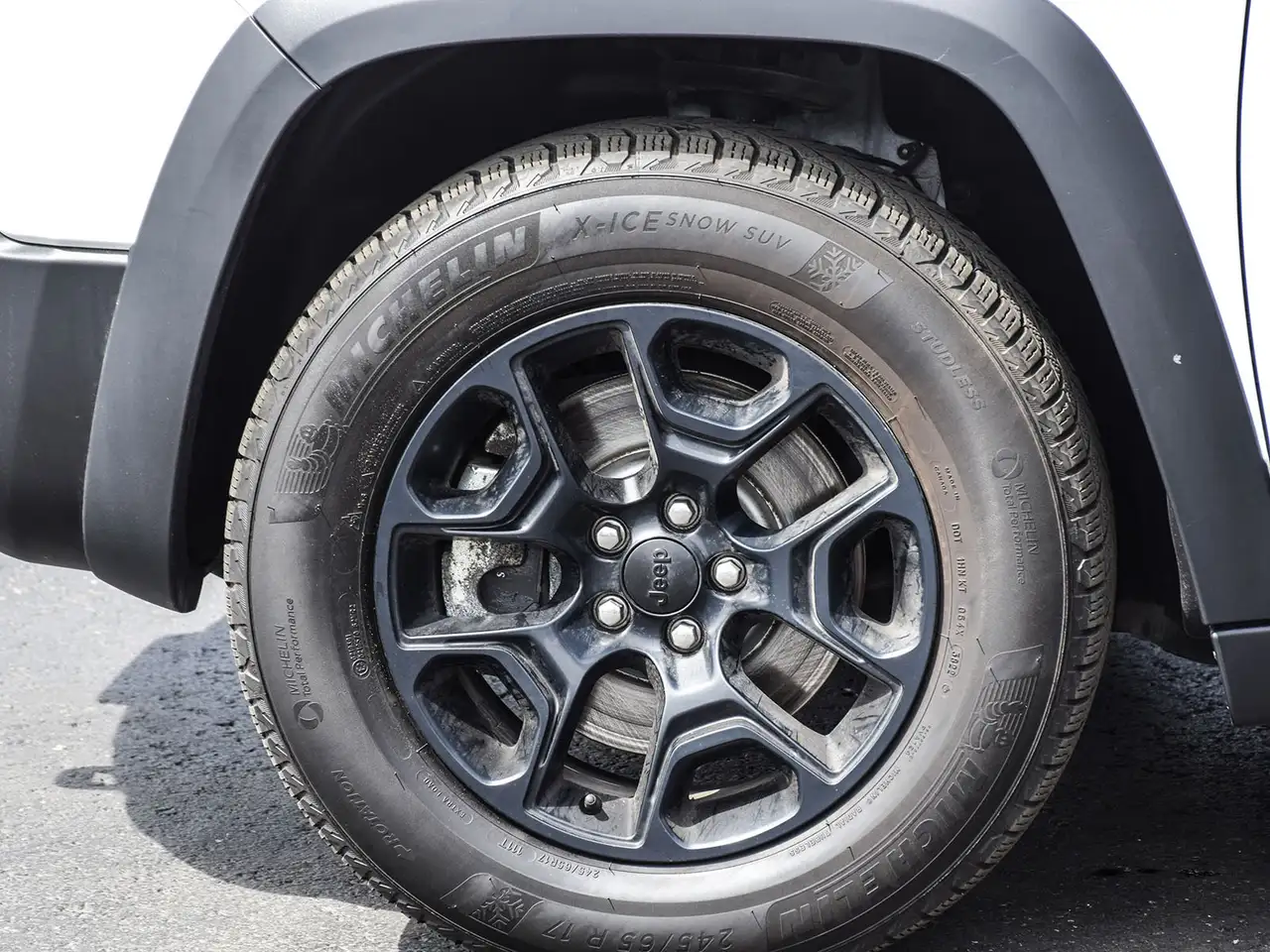 Jeep Cherokee photo Jeep Cherokee