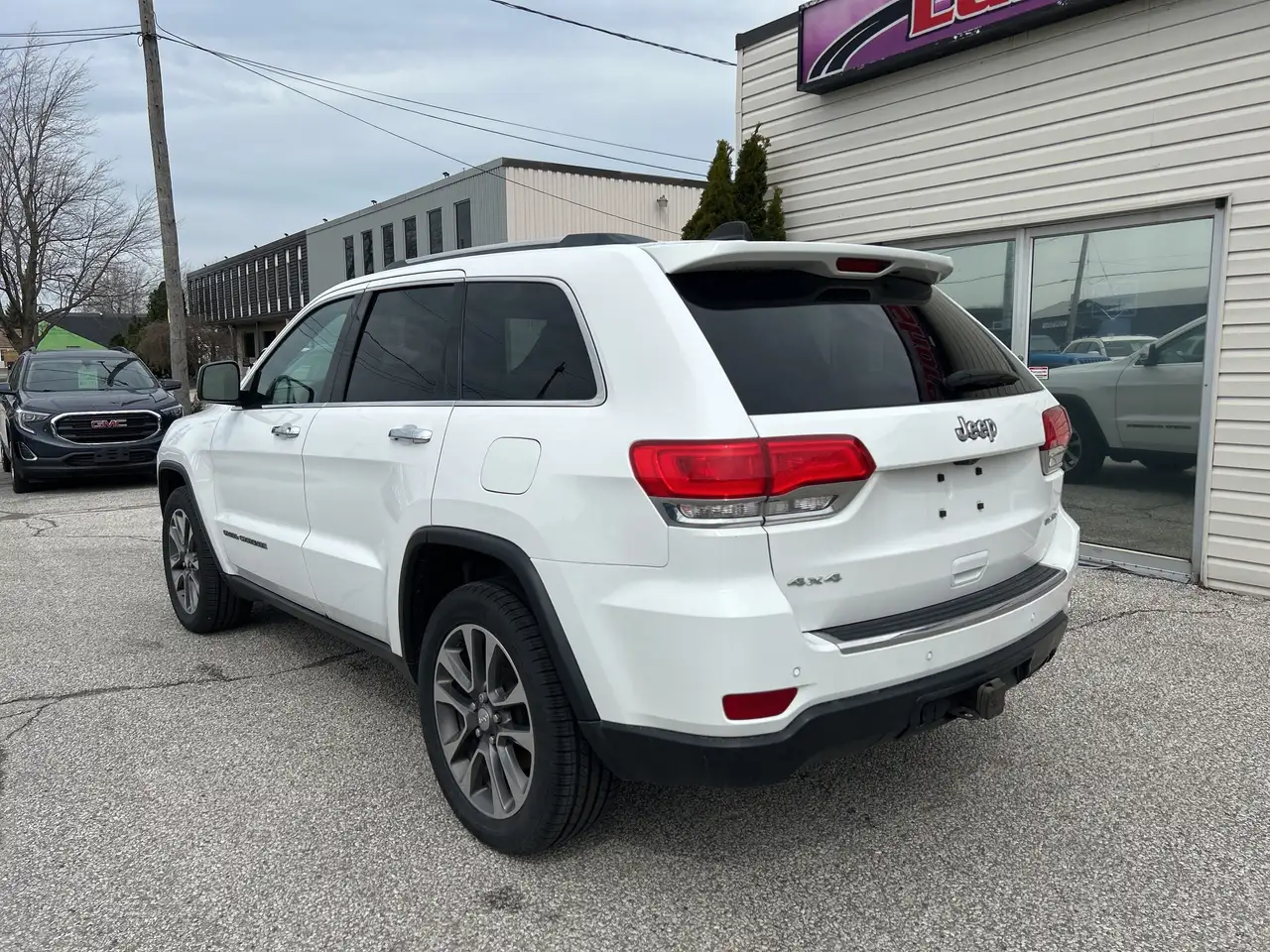 Jeep Grand Cherokee photo Jeep Grand Cherokee