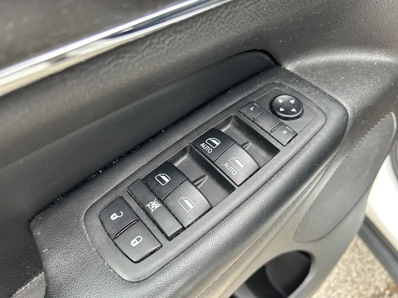 Jeep Grand Cherokee photo Jeep Grand Cherokee