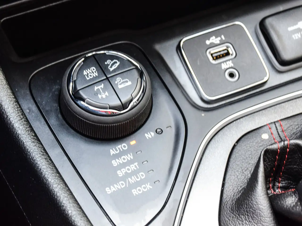 Jeep Cherokee photo Jeep Cherokee