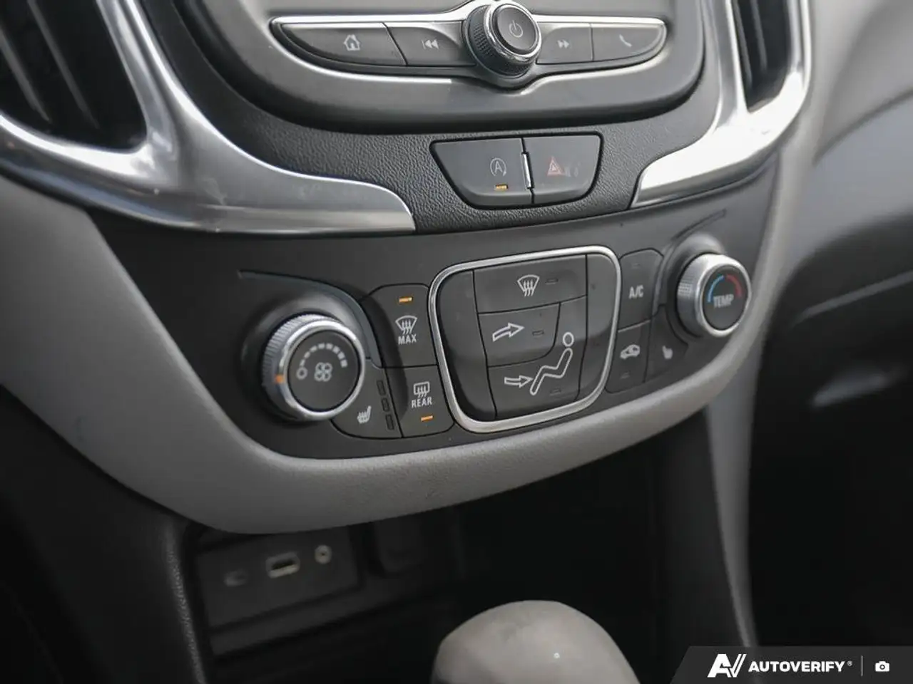 Chevrolet Equinox photo Chevrolet Equinox