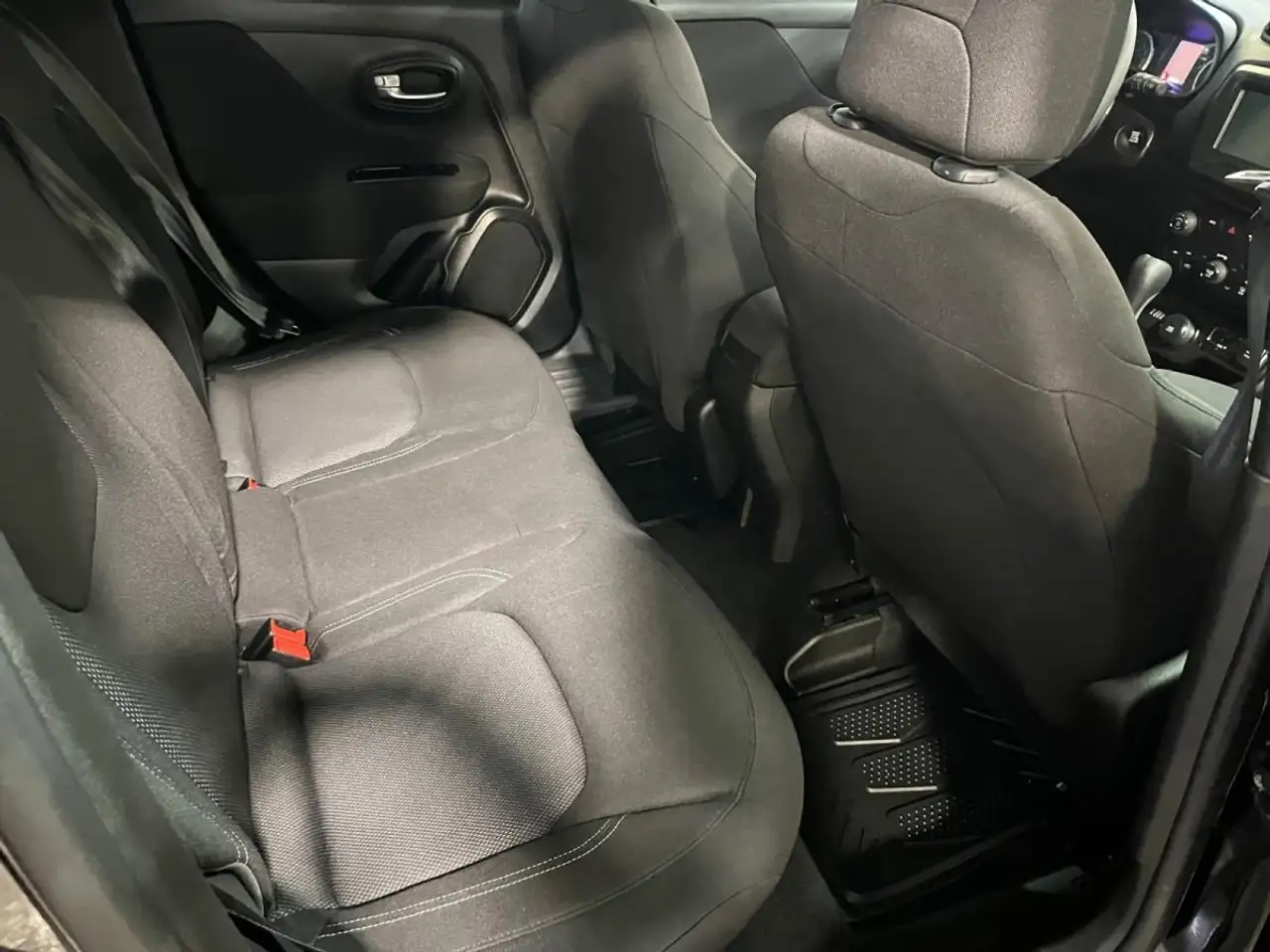 Jeep Renegade снимка Jeep Renegade